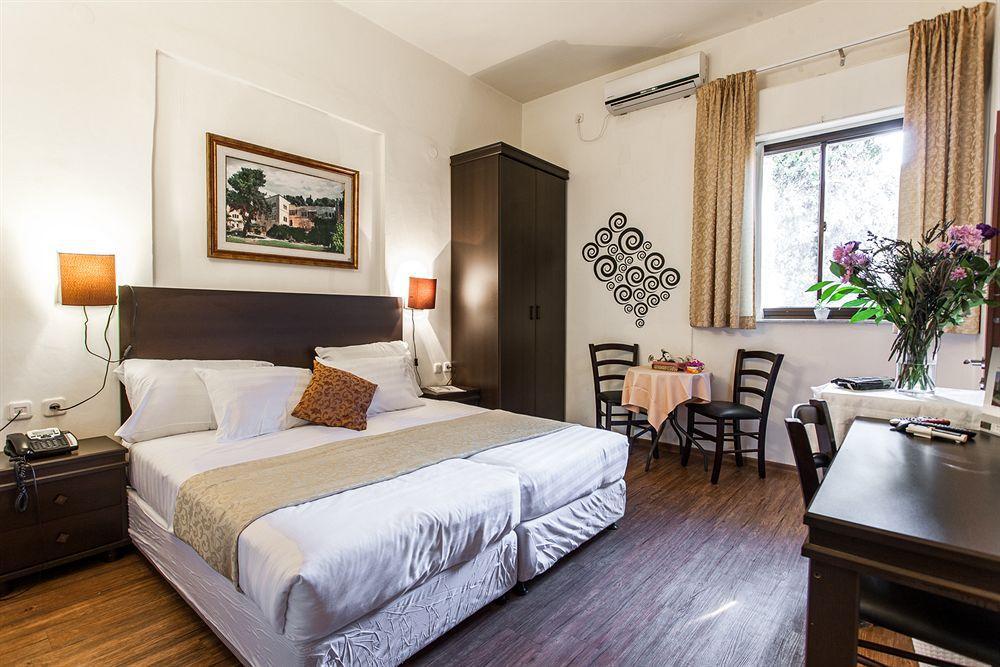 A Little House In Rechavia Hotel Yerusalem Bagian luar foto