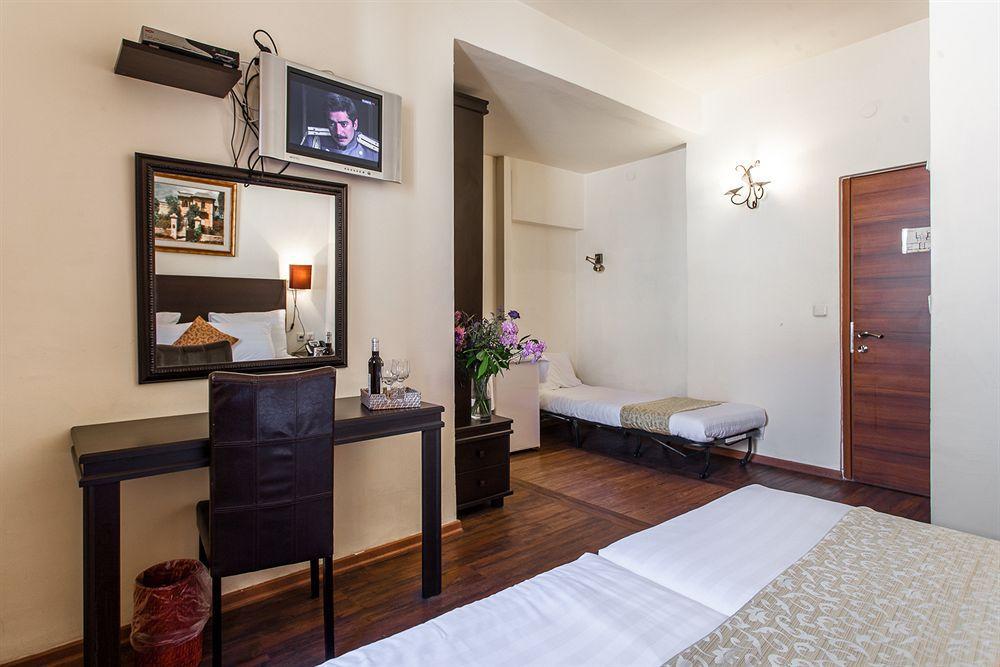 A Little House In Rechavia Hotel Yerusalem Bagian luar foto