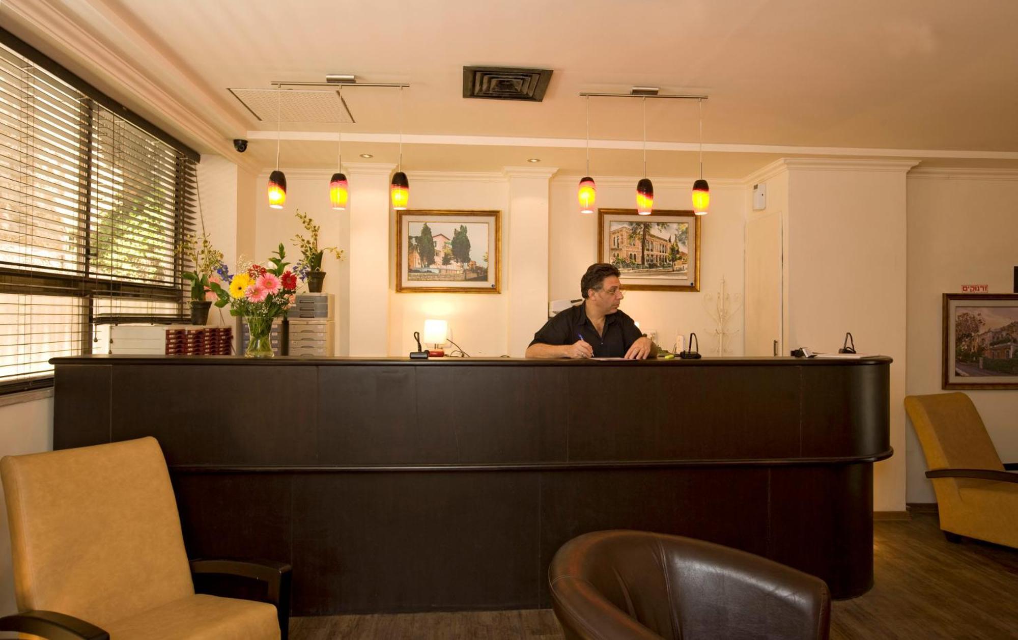 A Little House In Rechavia Hotel Yerusalem Bagian luar foto