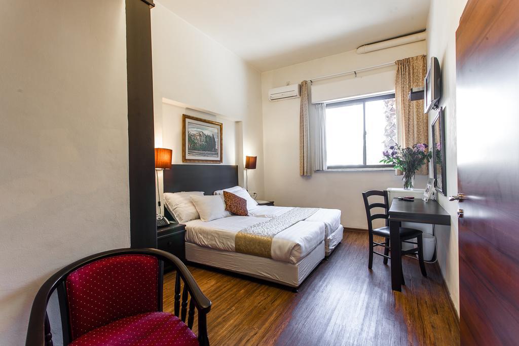 A Little House In Rechavia Hotel Yerusalem Bagian luar foto