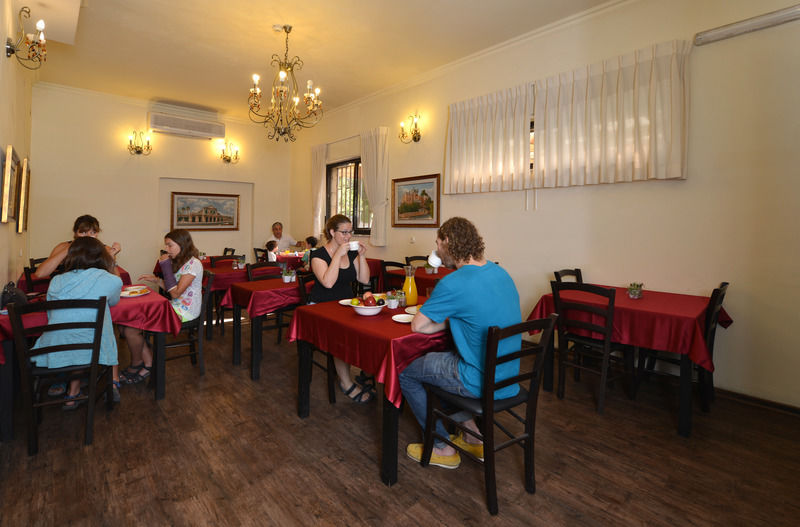 A Little House In Rechavia Hotel Yerusalem Bagian luar foto