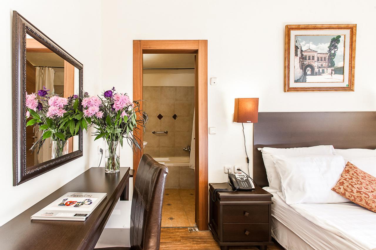 A Little House In Rechavia Hotel Yerusalem Bagian luar foto