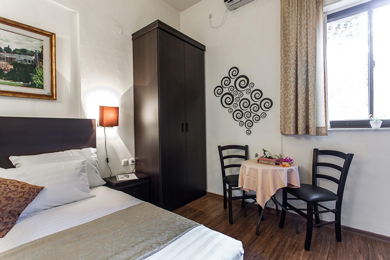 A Little House In Rechavia Hotel Yerusalem Bagian luar foto