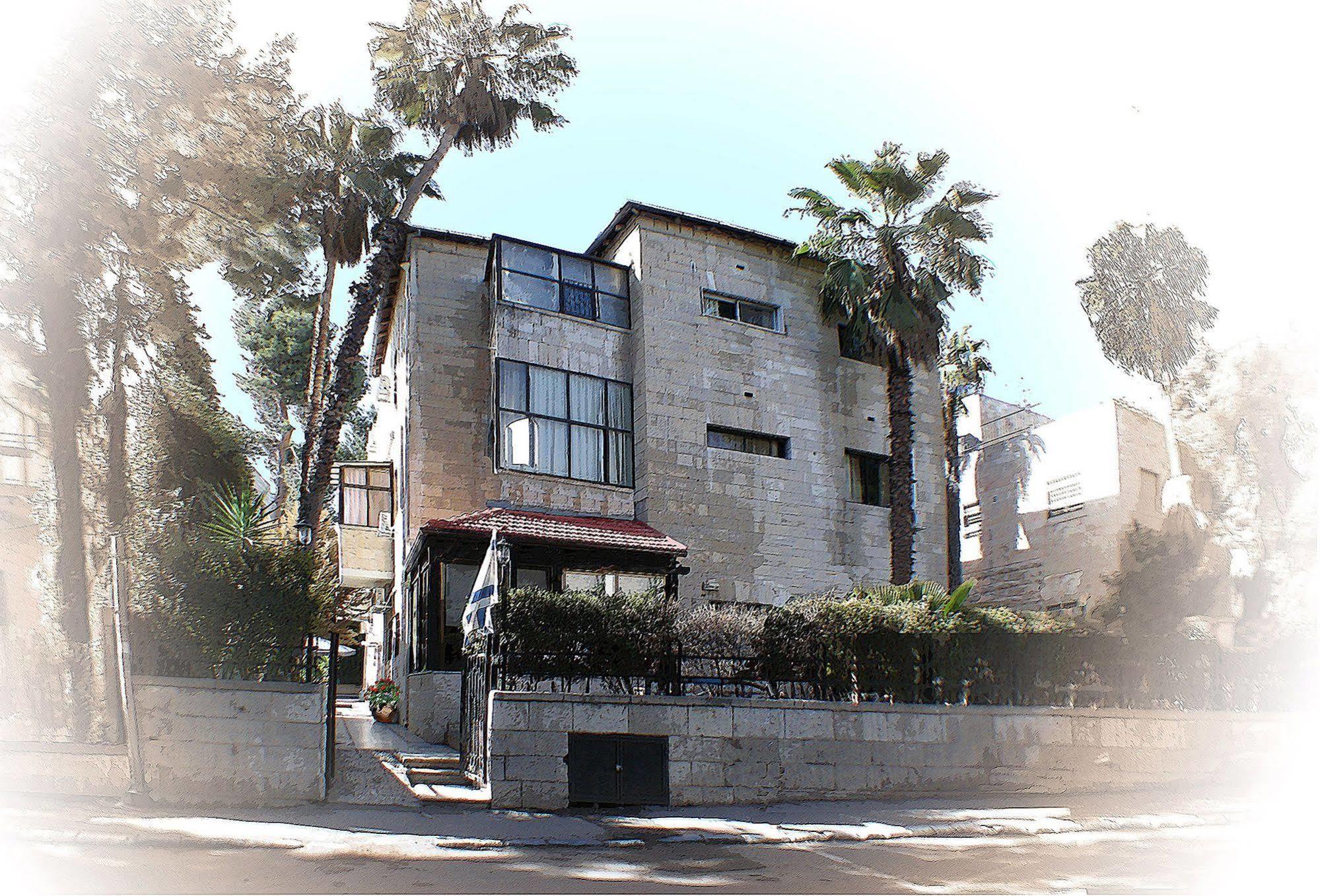 A Little House In Rechavia Hotel Yerusalem Bagian luar foto