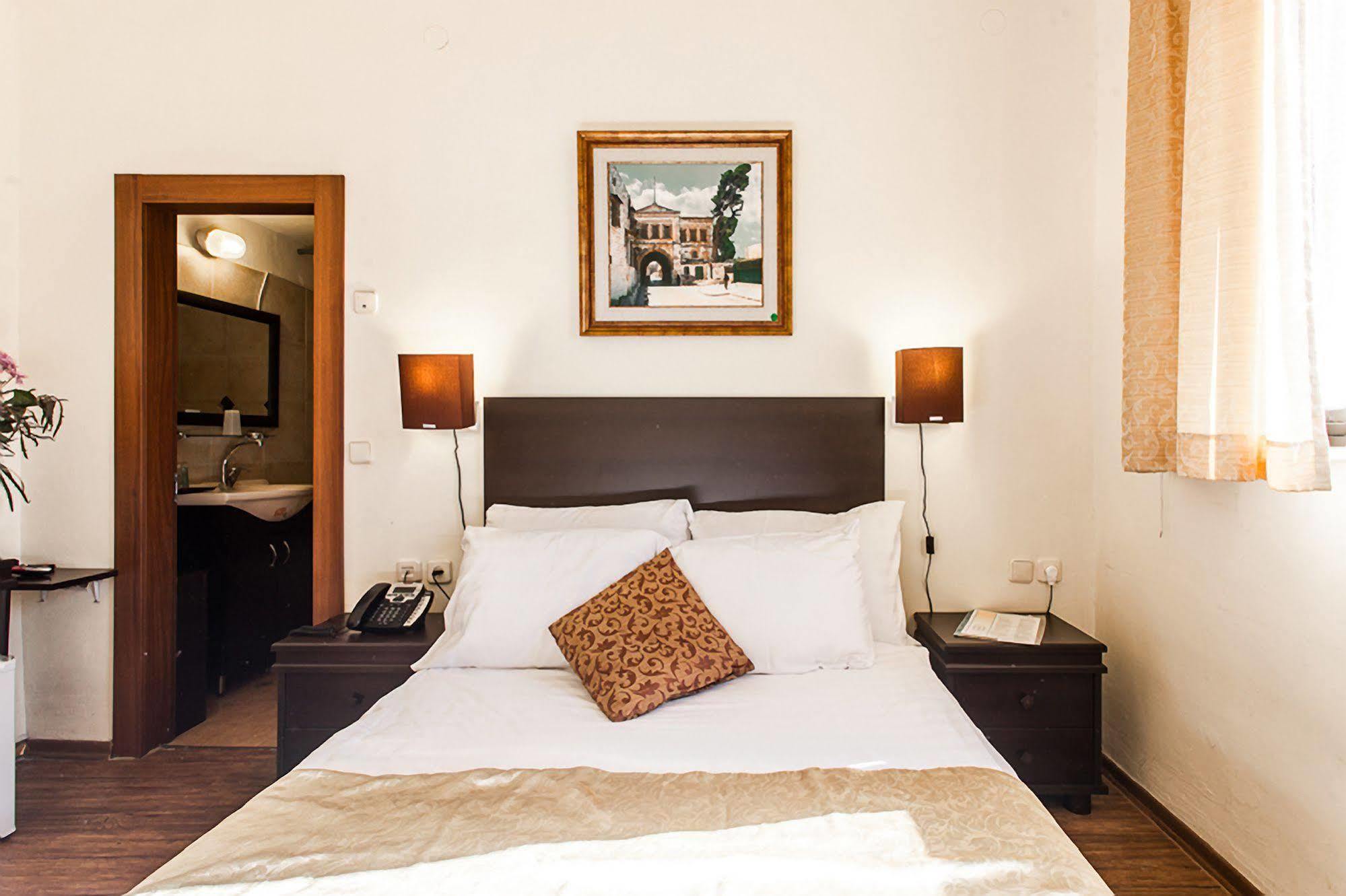 A Little House In Rechavia Hotel Yerusalem Bagian luar foto