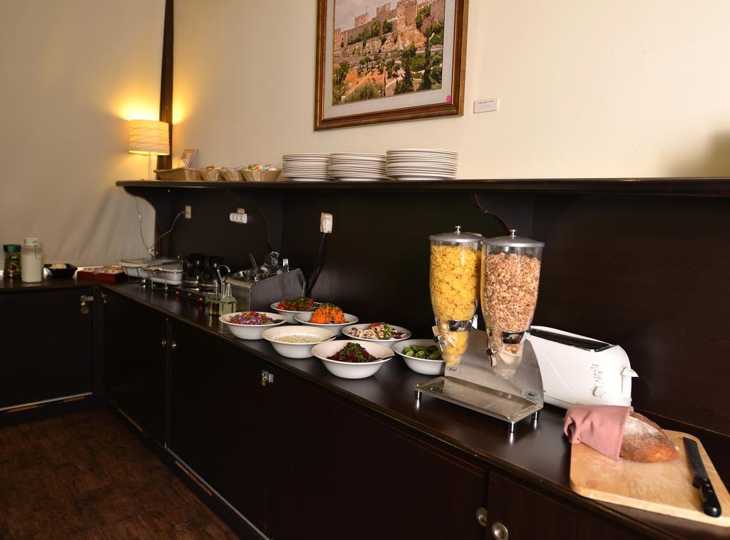 A Little House In Rechavia Hotel Yerusalem Bagian luar foto